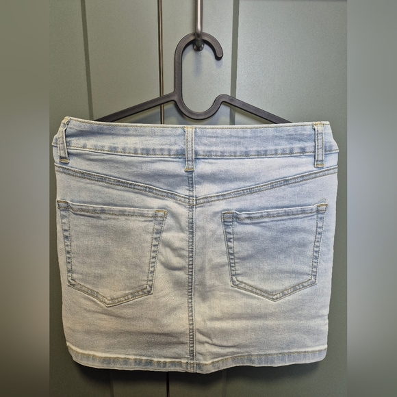 Two Mini Skirts Set - Picture 6 of 16